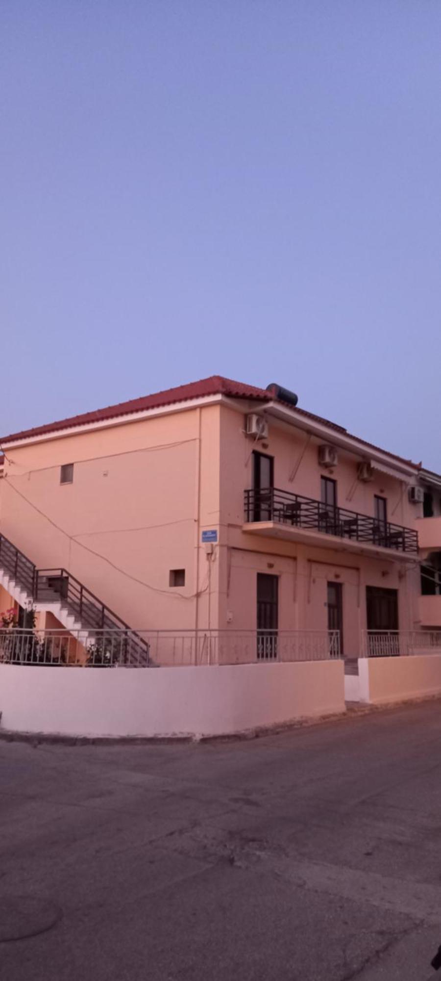 Apartment Studio For 2 Romeikos Gialos #5 *